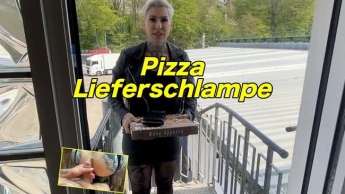 Die geilste Pizza Lieferschlampe!!Pizzabote kann ja jeder