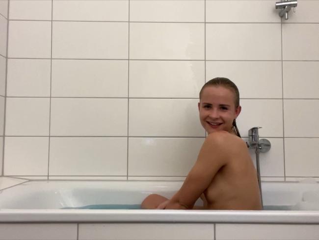 War das zu Pervers? Im Badezimmer meiner Eltern befriedigt!