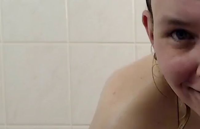 ich pinkel nach dem Duschen in die Badewanne