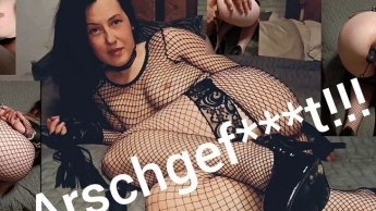 Arschgef***t und gefesselt in Netzoptik! Devot liegt mir genau so gut wie dominant!