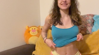 Bereue ich das? Meine Brüste NACKT im Internet