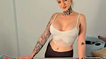 DEINE PERVERSE Hausfrau! Zum Feierabend stets ABFICKBEREIT!!