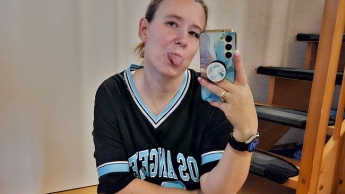 Ich bin Lea! Ehrlich, sinnlich – und bereit für jede Menge Spaß! Einfach deine süße MILF!